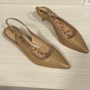Sling-back kitten-heeled camel colored Sam Edelmans. Worn once!